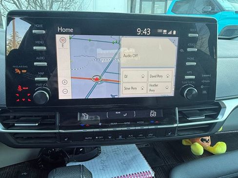 Used 2021 Toyota Sienna XLE w/ XLE Plus Package image 14