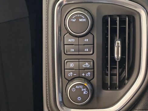 Used 2021 Chevrolet Silverado 1500 LT Trail Boss w/ Convenience Package II AWD/4WD image 14
