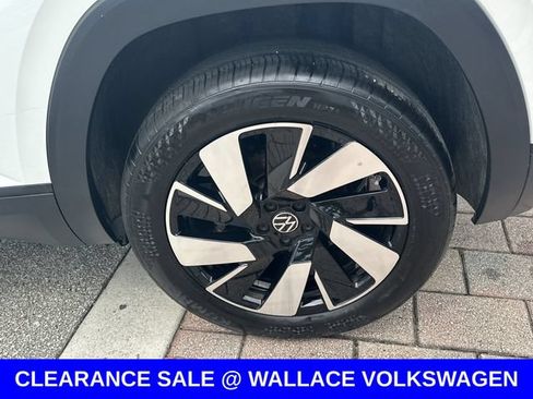 Certified 2026 Volkswagen Atlas Cross Sport SE FWD image 10