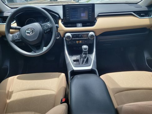 Used 2019 Toyota RAV4 XLE w/ Convenience Package FWD image 15