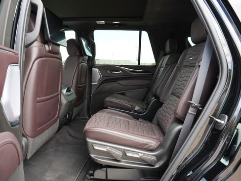 Certified 2023 Cadillac Escalade V w/ Heavy-Duty Trailer Package image 20