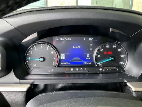 Used 2022 Ford Explorer XLT w/ Equipment Group 202A RWD image 26