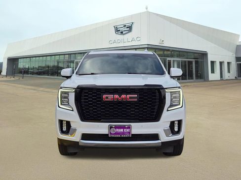 Used 2022 GMC Yukon SLT image 2