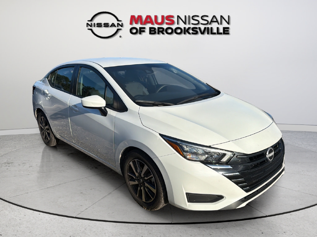 Used 2025 Nissan Versa SV FWD image 1