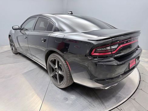 Used 2017 Dodge Charger R/T image 7