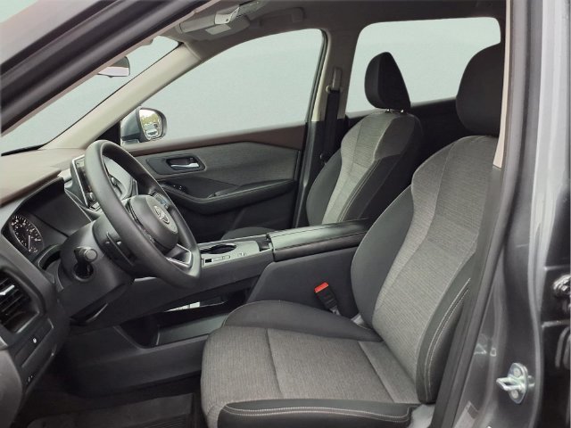 Used 2023 Nissan Rogue SV FWD image 14