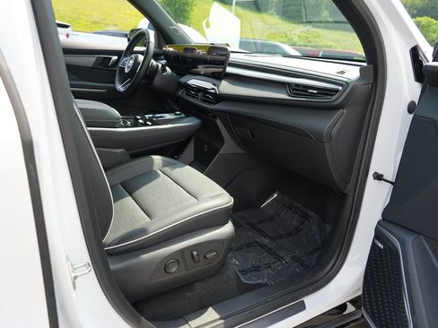 Certified 2026 Buick Enclave Sport Touring AWD/4WD image 31