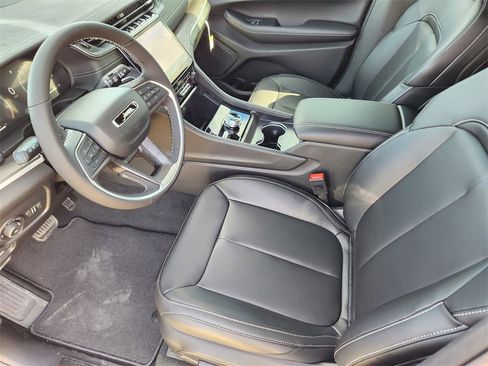 New 2025 Jeep Grand Cherokee Limited image 9