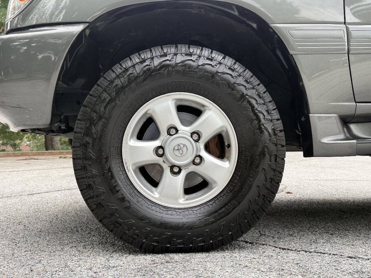 Used 2000 Toyota Land Cruiser AWD/4WD image 46
