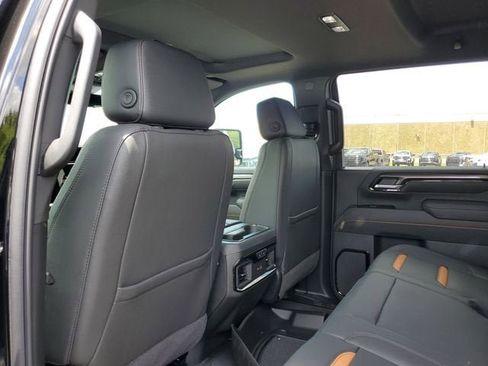New 2026 GMC Sierra 3500 AT4 w/ AT4 Premium Plus Package AWD/4WD image 11