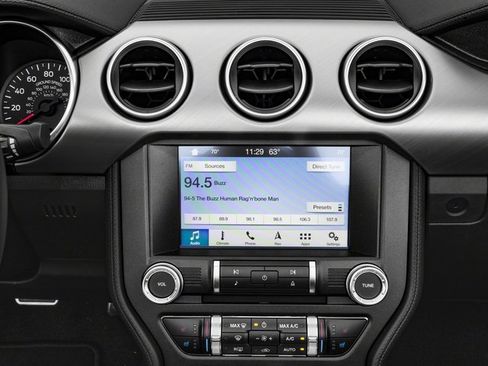 Used 2018 Ford Mustang Premium w/ Equipment Group 201A RWD image 4