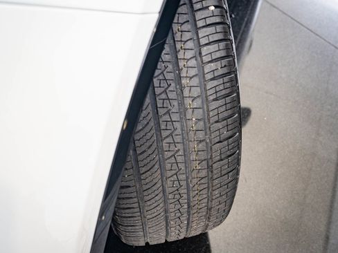 Used 2023 Land Rover Discovery S R-Dynamic image 37