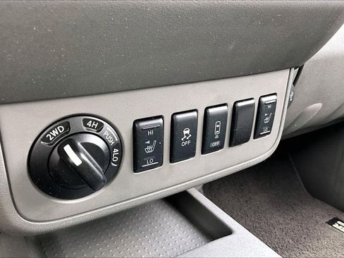 Used 2020 Nissan Frontier SV w/ Midnight Edition Floor Mats AWD/4WD image 31