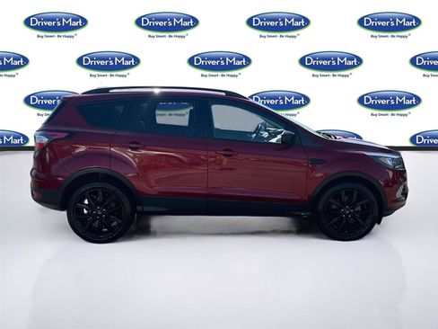 Used 2018 Ford Escape SE w/ Ford Safe & Smart Package image 9