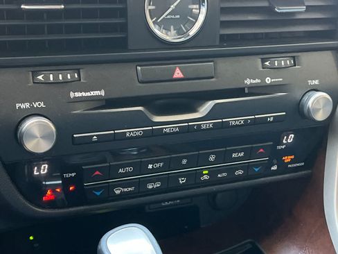 Used 2021 Lexus RX 350L FWD w/ Premium Package image 23