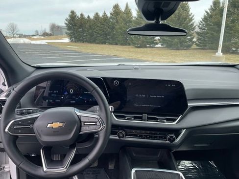 Used 2026 Chevrolet Equinox LT w/ Convenience Package II image 13