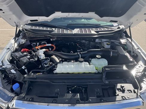 Used 2025 Ford F150 Lariat w/ Equipment Group 501A Mid image 29