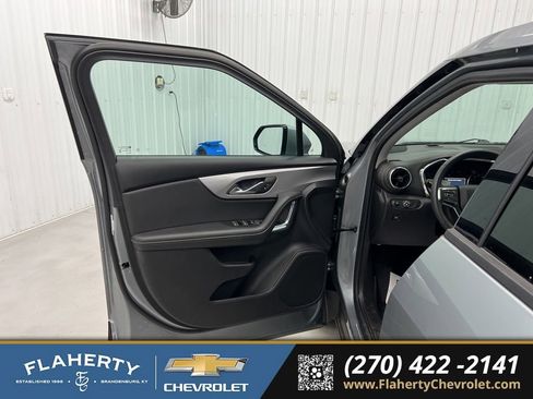 Used 2025 Chevrolet Blazer LT image 8