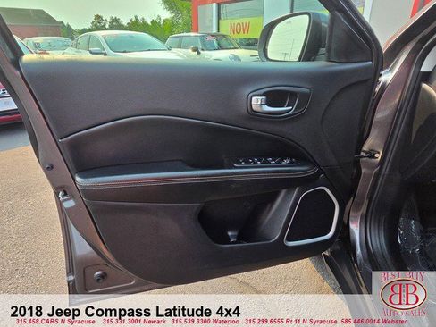 Used 2018 Jeep Compass Latitude w/ Popular Equipment Group AWD/4WD image 9