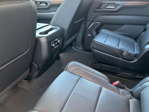 Certified 2025 GMC Yukon Denali RWD image 13