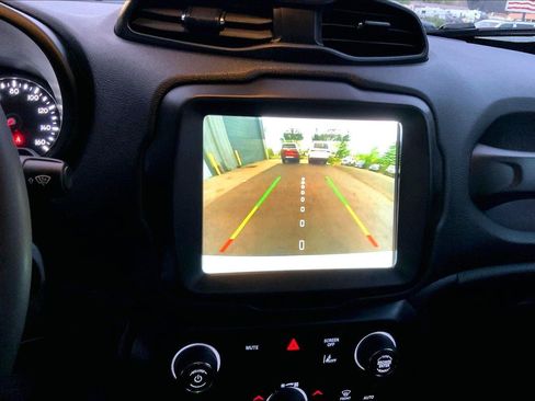 Certified 2023 Jeep Renegade Trailhawk AWD/4WD image 21