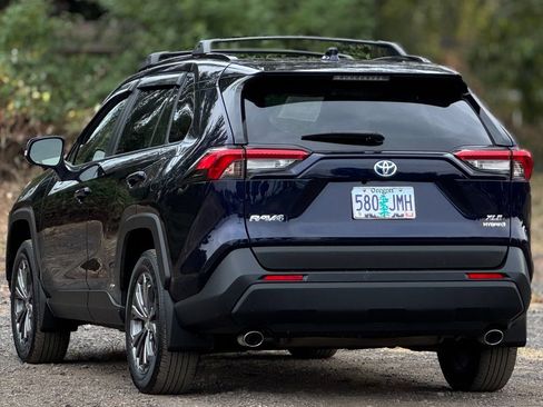 Used 2024 Toyota RAV4 XLE Premium w/ Weather Package AWD/4WD image 5