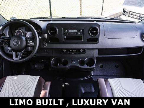 Used 2023 Mercedes-Benz Sprinter 2500 image 25