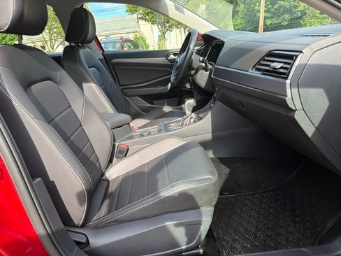 Used 2023 Volkswagen Jetta SE FWD image 29