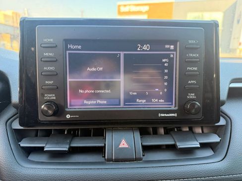 Used 2021 Toyota RAV4 LE image 18