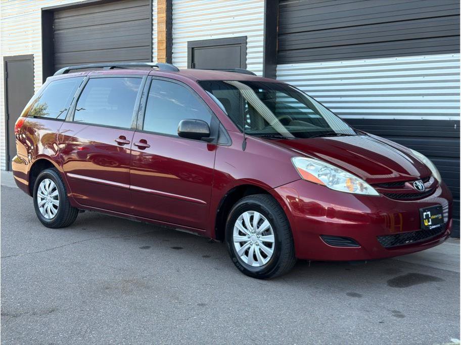 Used 2009 Toyota Sienna CE FWD image 12