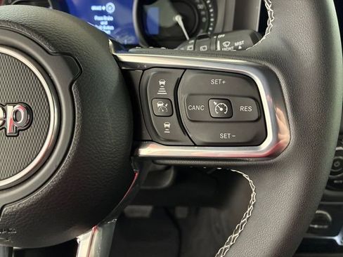 Used 2025 Jeep Wrangler Unlimited Sahara w/ Safety Group image 24