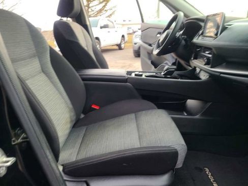 Used 2023 Nissan Rogue SV image 18