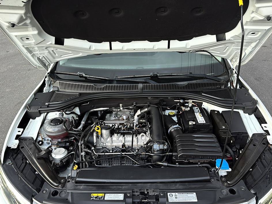 Used 2019 Volkswagen Jetta SEL Premium FWD image 9