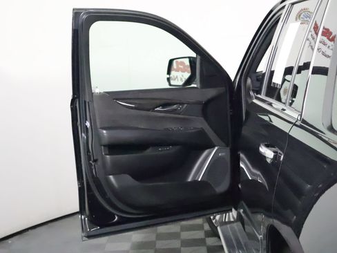 Used 2016 Cadillac Escalade Platinum AWD/4WD image 22