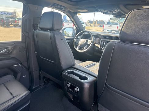 Used 2024 GMC Yukon Denali image 12