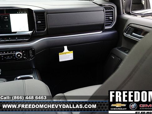 New 2026 GMC Sierra 1500 SLT image 39