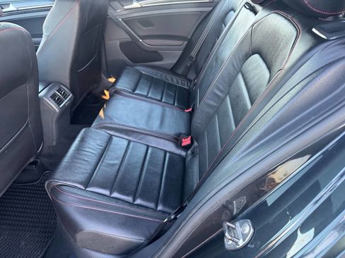 Used 2017 Volkswagen GTI SE image 9