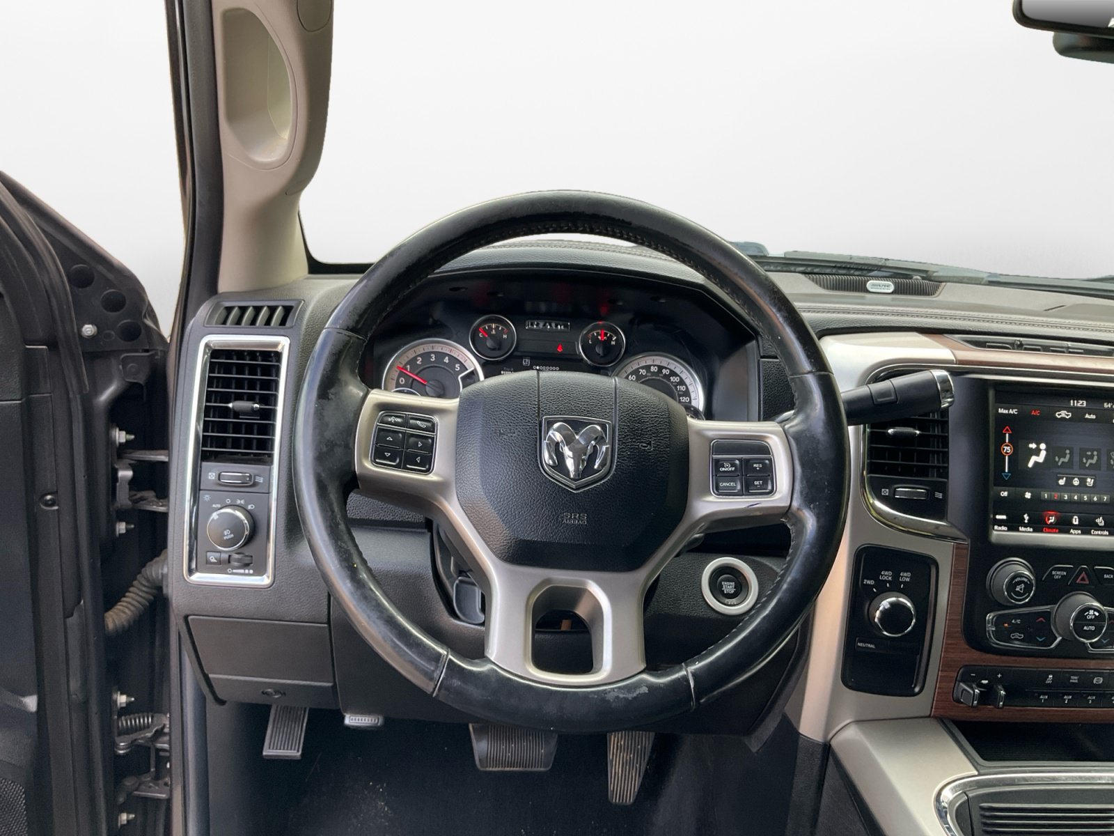 Used 2018 RAM 3500 Laramie AWD/4WD image 14