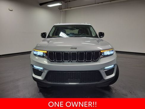 Used 2023 Jeep Grand Cherokee Limited AWD/4WD image 3