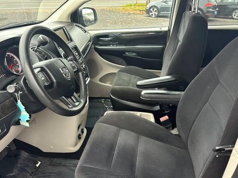 Used 2015 Dodge Grand Caravan SE w/ Quick Order Package 29E SE FWD image 11