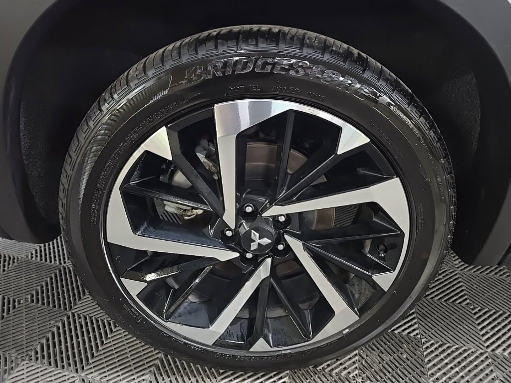 Used 2025 Mitsubishi Outlander SEL AWD/4WD image 16