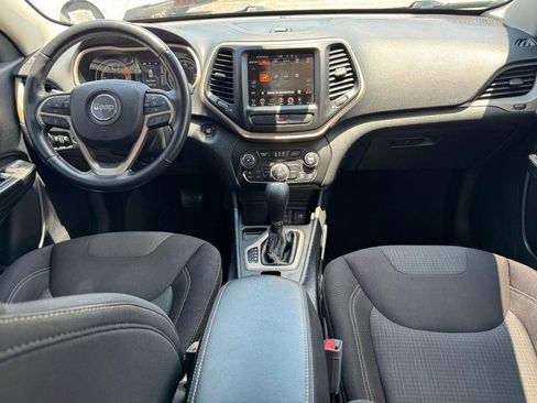 Used 2016 Jeep Cherokee Latitude w/ Comfort/Convenience Group FWD image 13