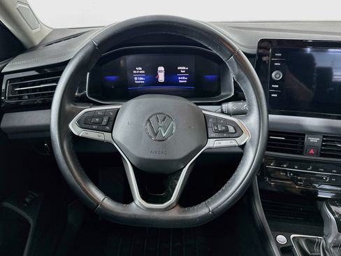Used 2025 Volkswagen Jetta SE FWD image 18