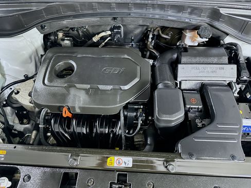 Used 2017 Hyundai Santa Fe Sport FWD image 30