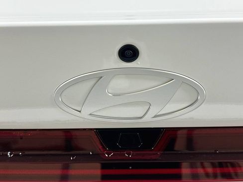 New 2026 Hyundai Elantra Limited FWD image 21