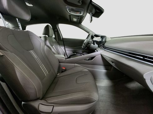 Used 2024 Hyundai Elantra SEL FWD image 29