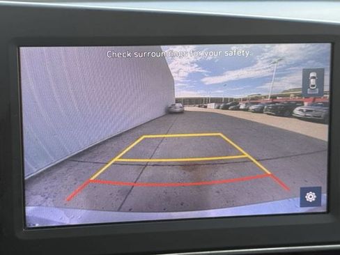 Used 2022 Hyundai Elantra SEL image 16