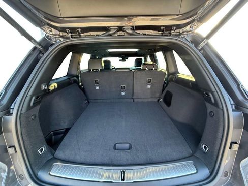 New 2025 Jeep Grand Cherokee Overland w/ Luxury Tech Group IV AWD/4WD image 18