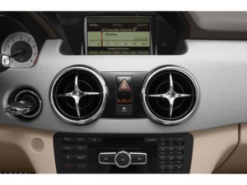 Used 2015 Mercedes-Benz GLK 350 4MATIC image 11