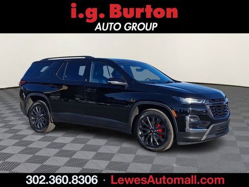 Used 2022 Chevrolet Traverse RS image 1